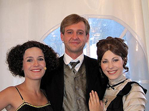 Sabine Neibersch (Emilie Flöge), Barbara Obermeier (Helene Flöge)